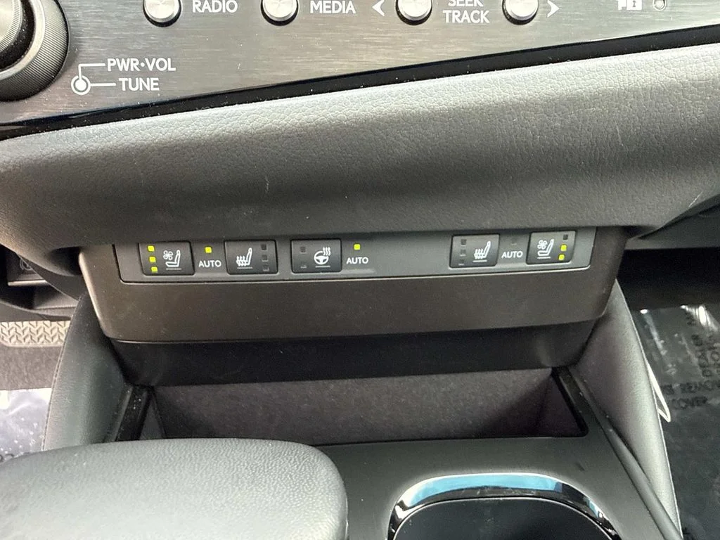 Used 2025 Silver Lexus 350 image 33