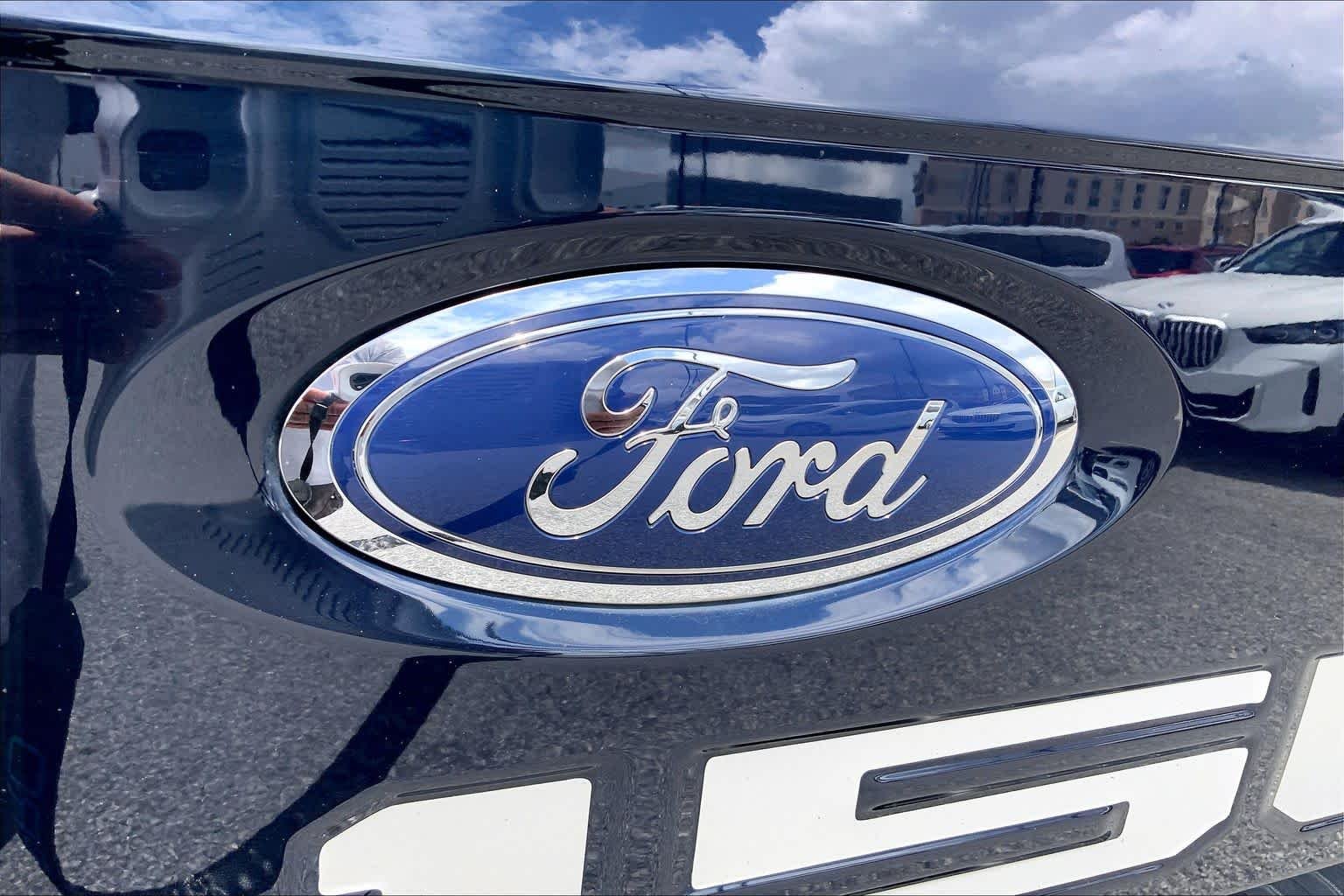 Used 2023 Antimatter Blue Metallic Ford XLT image 30