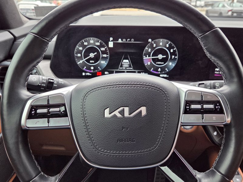 Used 2024 White Kia SX-Prestige X-Line image 11