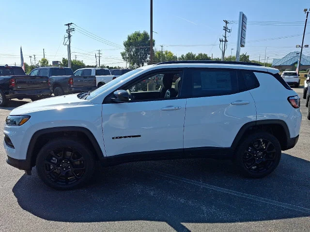 New 2025 White Jeep Latitude image 5