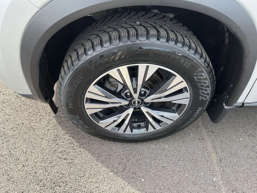 Used 2023 Silver Nissan SV image 10
