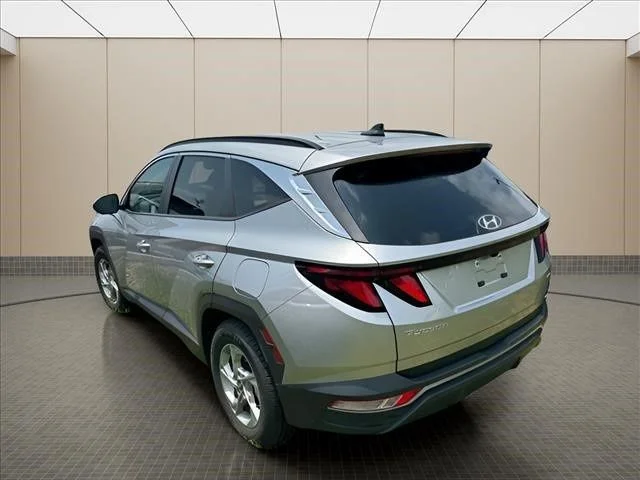 Used 2024 Silver Hyundai SEL image 18