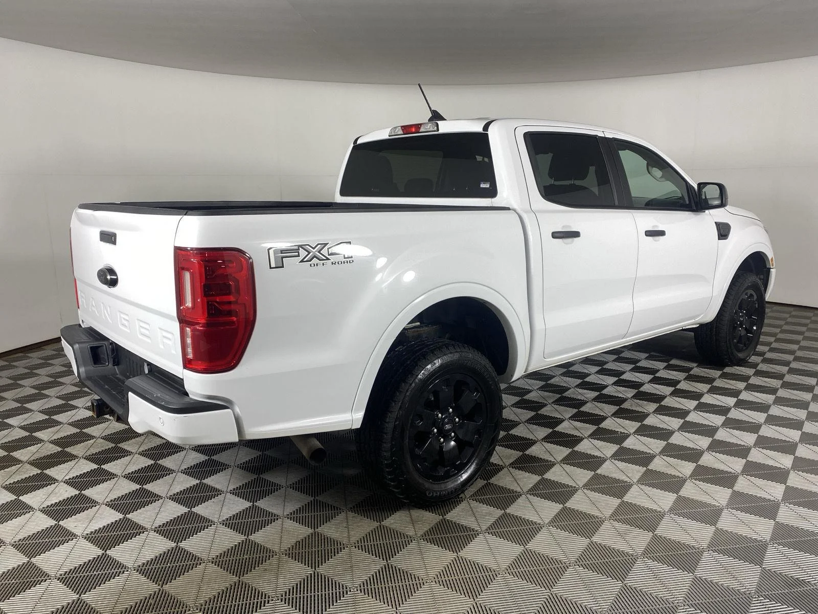 Used 2021 Oxford White Ford  image 12