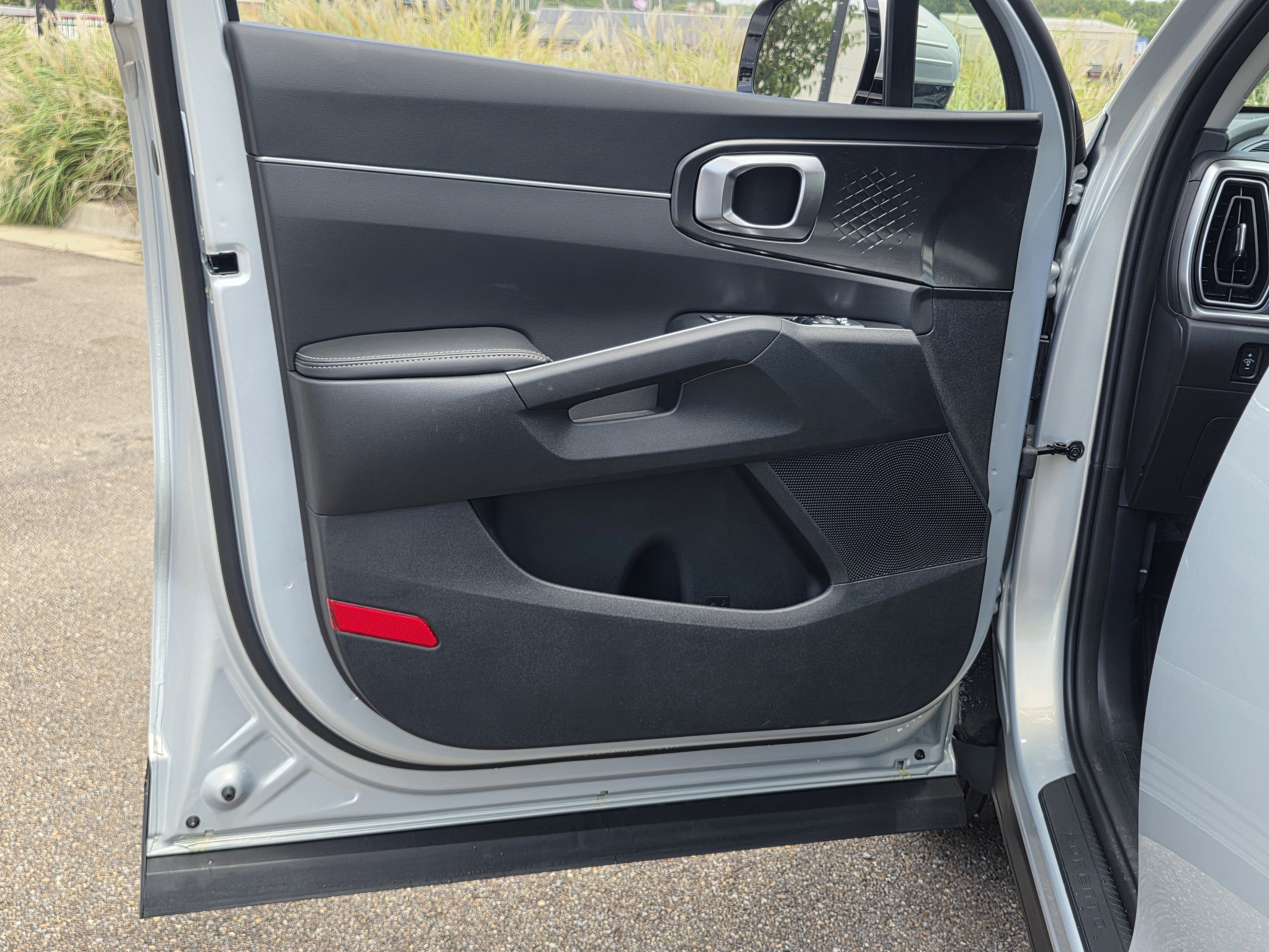 New 2026 Ivory Silver Kia S image 11