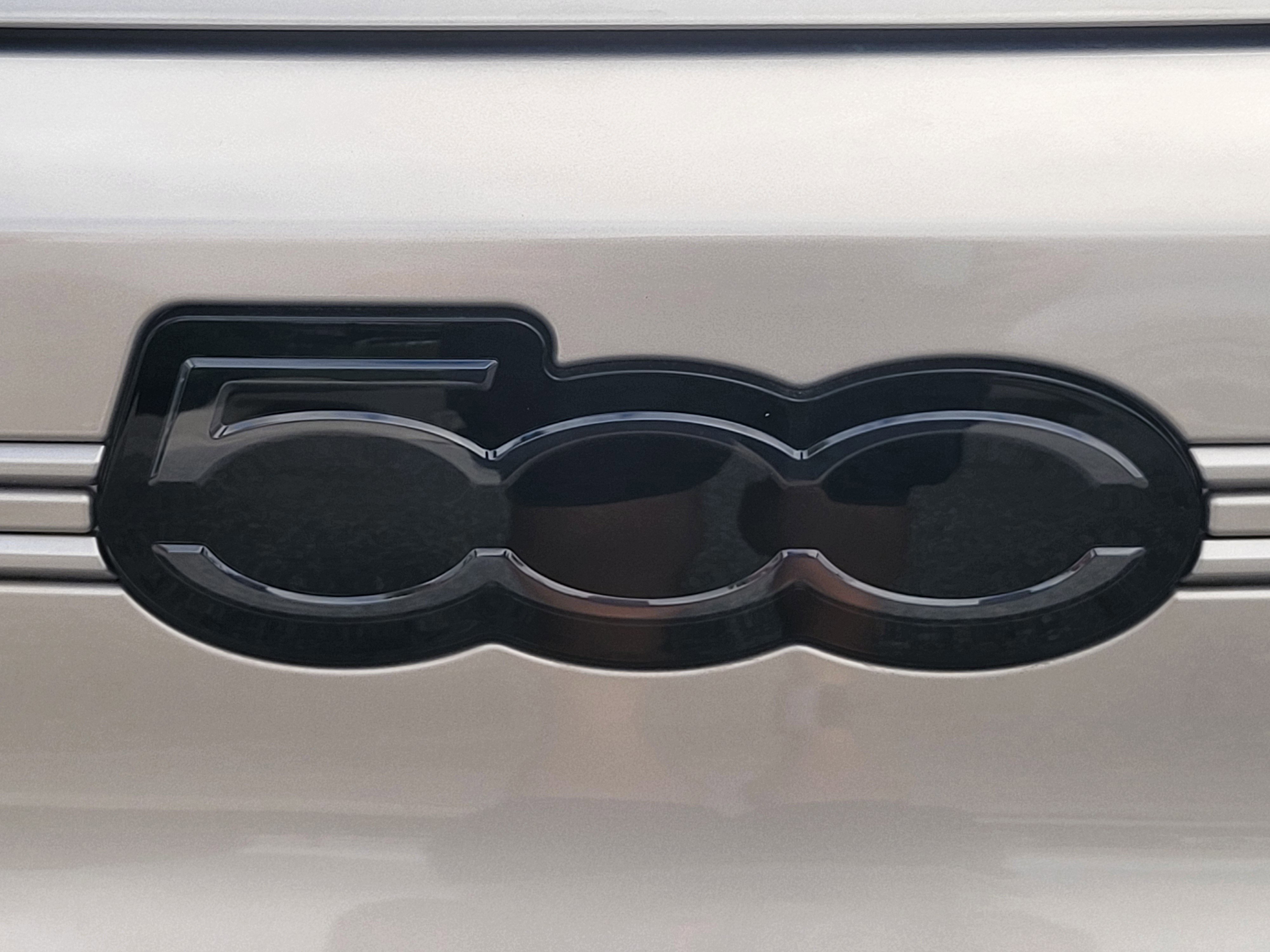 2025 FIAT 500e Base - Photo 11