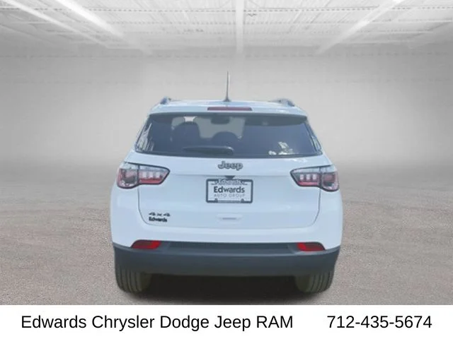 New 2026 White Jeep Latitude image 8