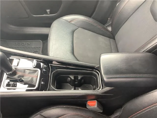 Used 2025 Red Hot Pearlcoat Jeep Trailhawk 4x4 image 25