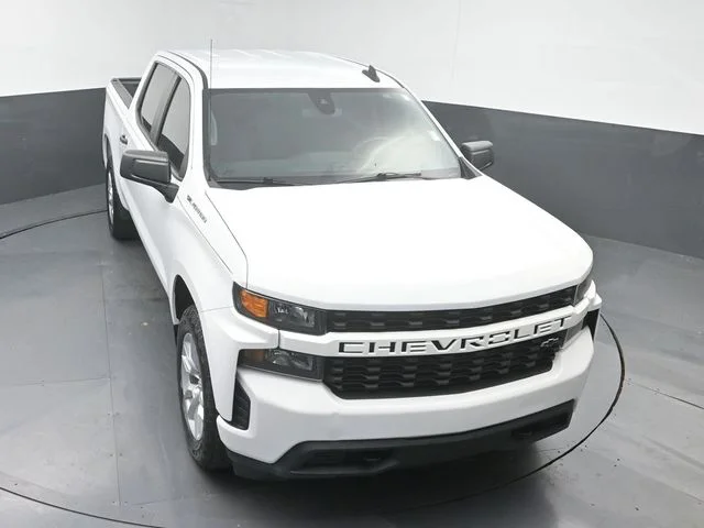Used 2022 White Chevrolet Custom image 41