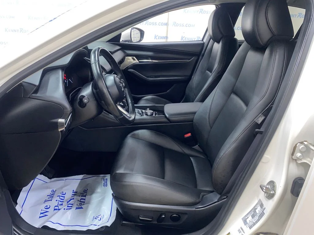 Used 2020 White Mazda Preferred image 9