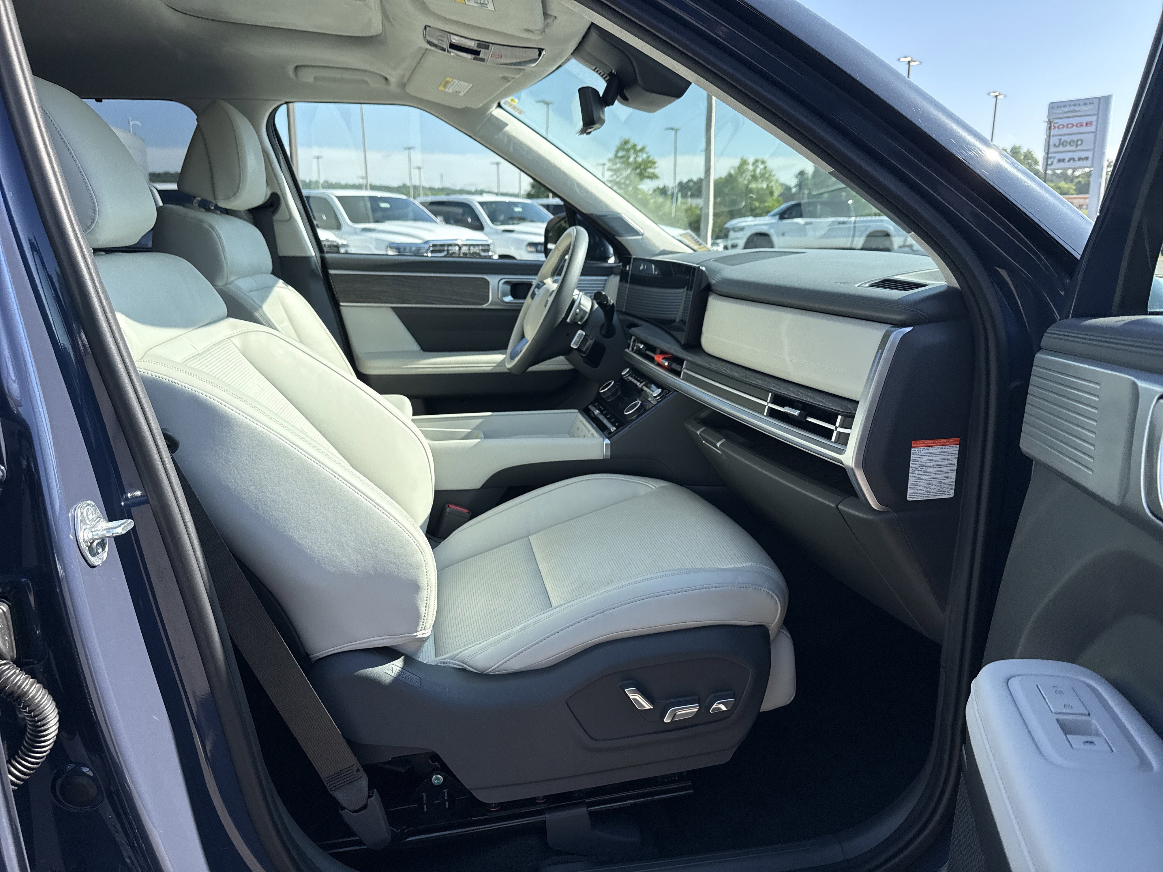 Used 2025 Atlantis Blue Hyundai Calligraphy image 14