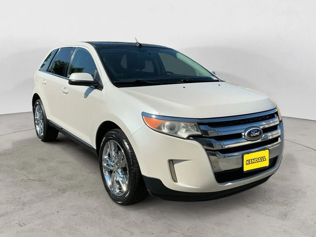Used 2011 White Ford Limited image 3