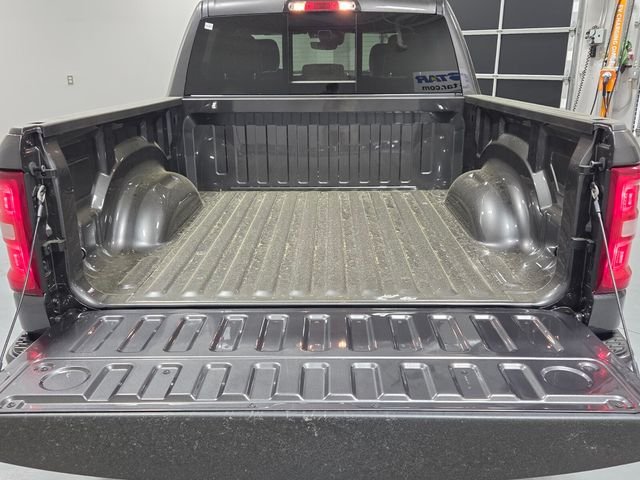 New 2026 Granite Crystal Metallic Clear-Coat Exterior Paint RAM Laramie image 12