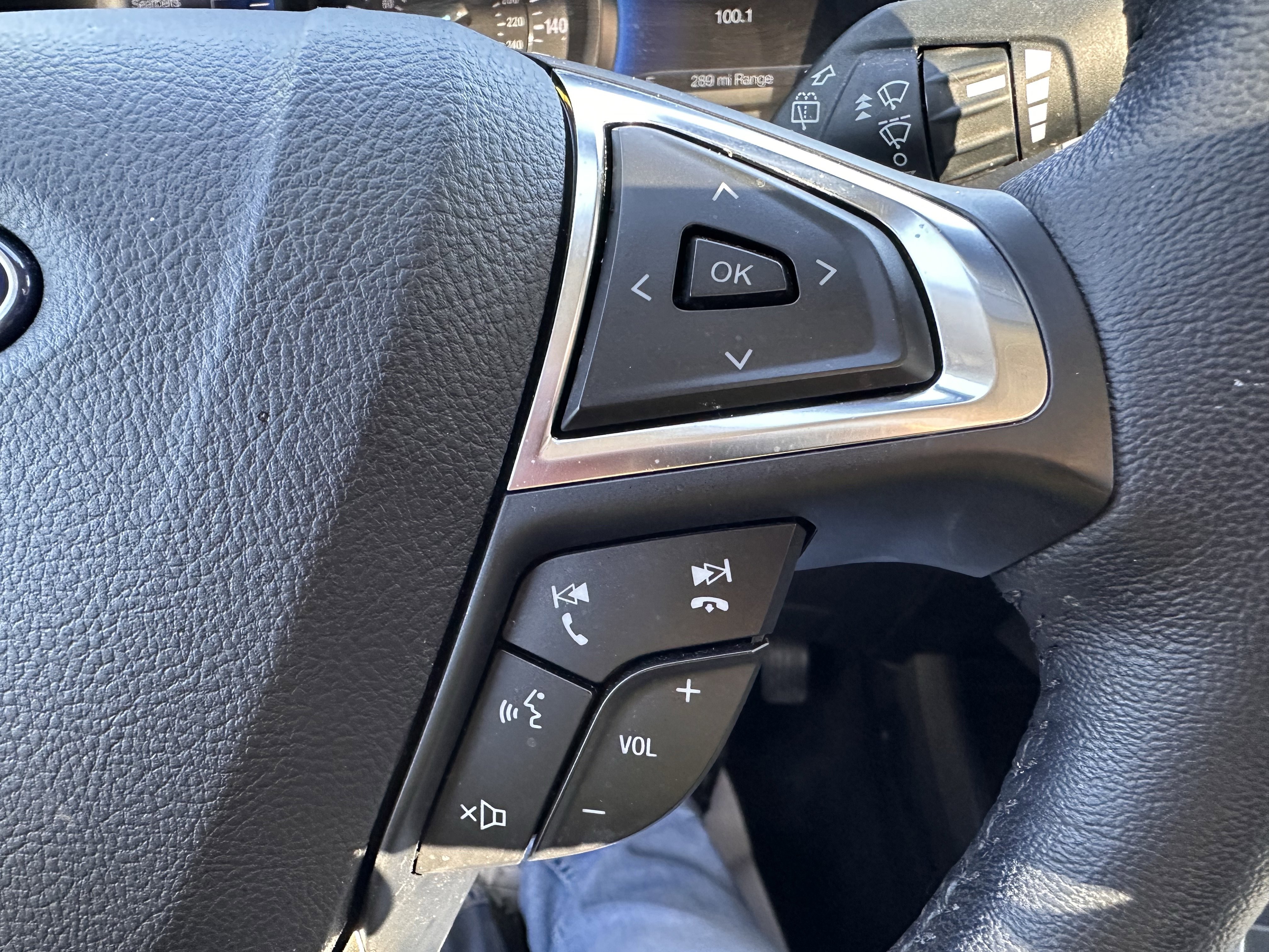 Certified Used 2022 Star White Metallic Tri-Coat Ford SEL image 22