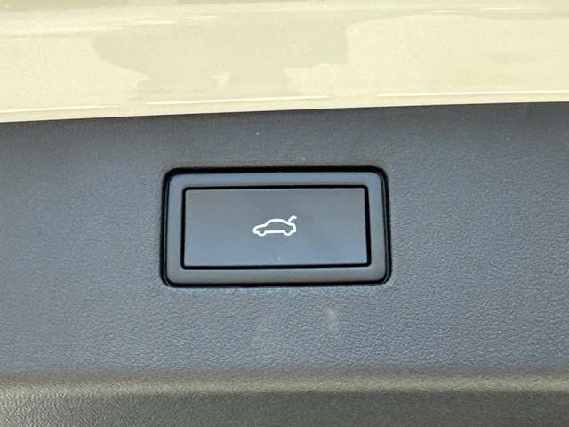 New 2026 Pure White Volkswagen 2.0T SE image 18