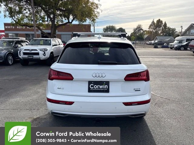 Used 2010 White Audi  image 6