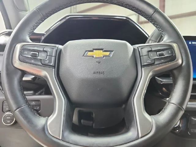 Used 2025 Summit White Chevrolet LT image 22