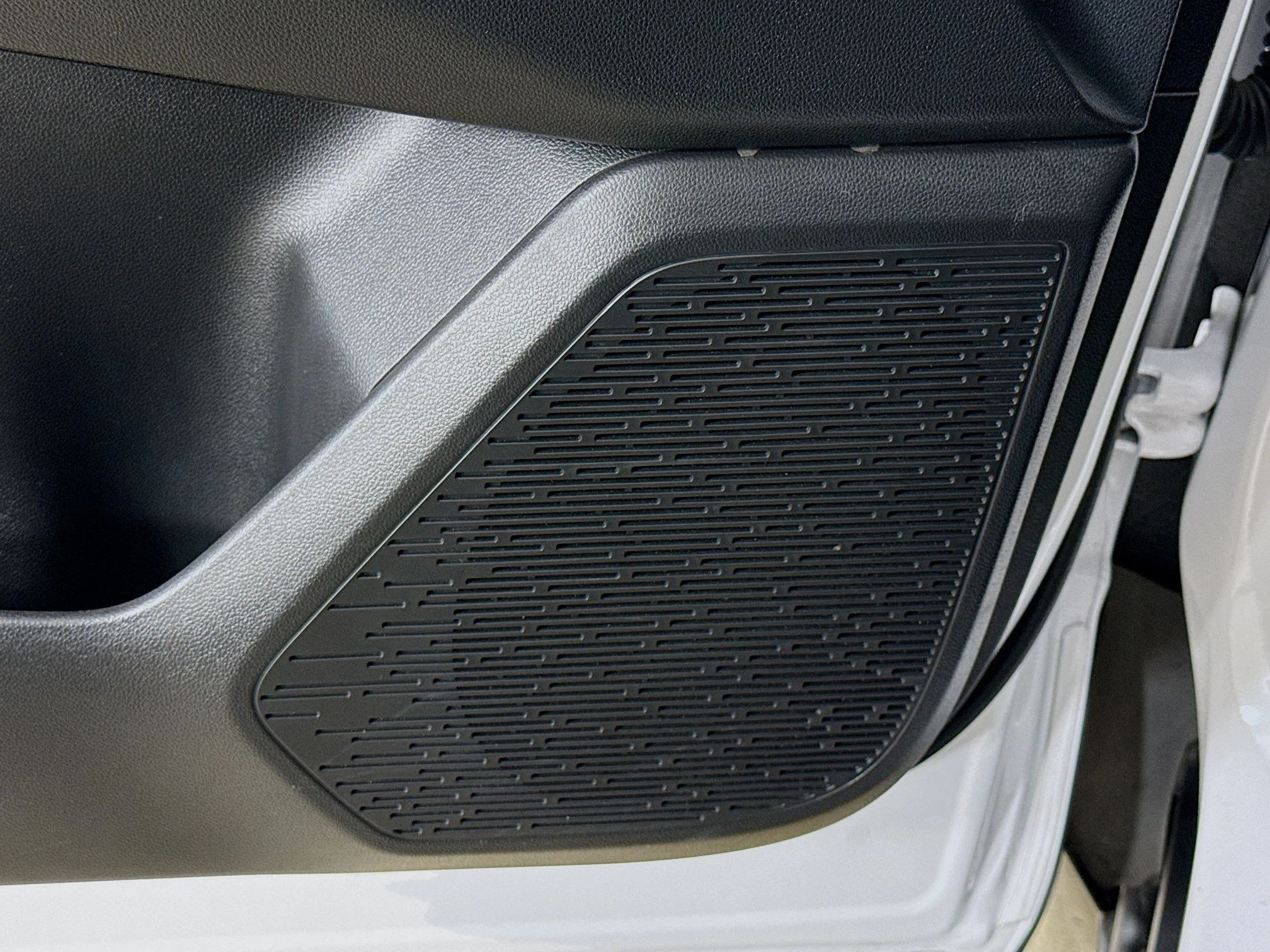 Used 2025 Summit White Chevrolet LT image 21