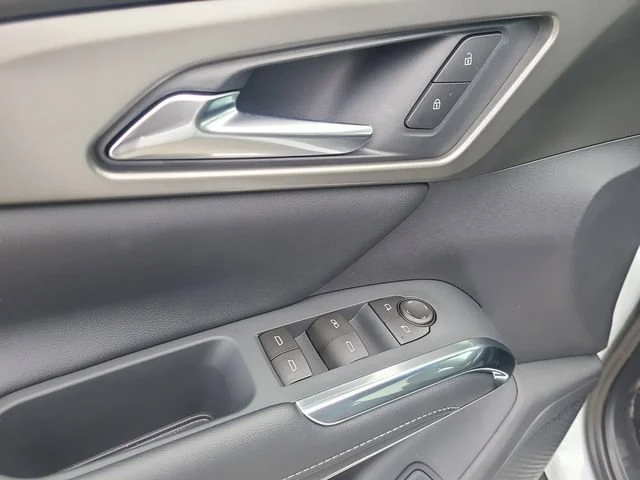 New 2026 Summit White Chevrolet LT image 17