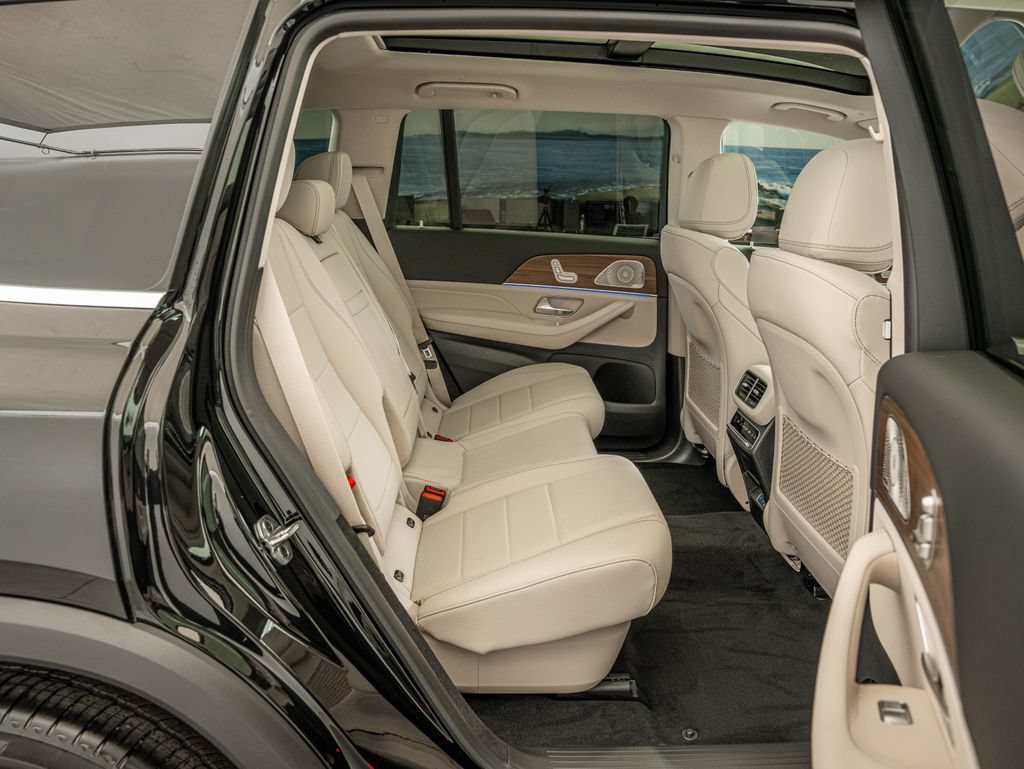 New 2026 Black Mercedes-Benz GLS 450 image 33