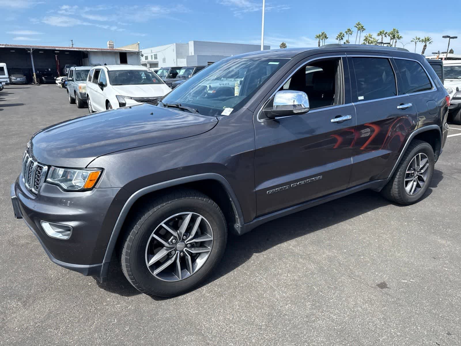 Used 2018 Granite Crystal Metallic Clearcoat Jeep Limited image 11