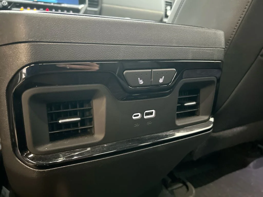 Used 2025 White Chevrolet ZR2 image 26