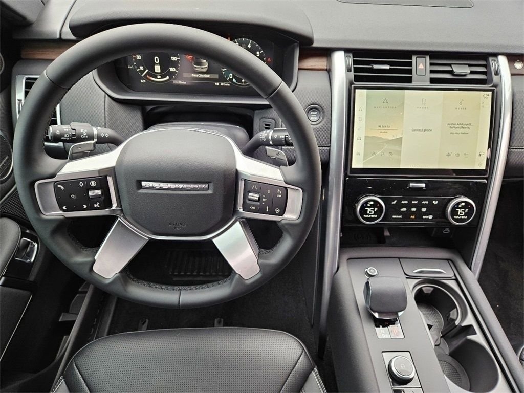 Used 2025 Santorini Black Metallic Land Rover Dynamic SE image 24