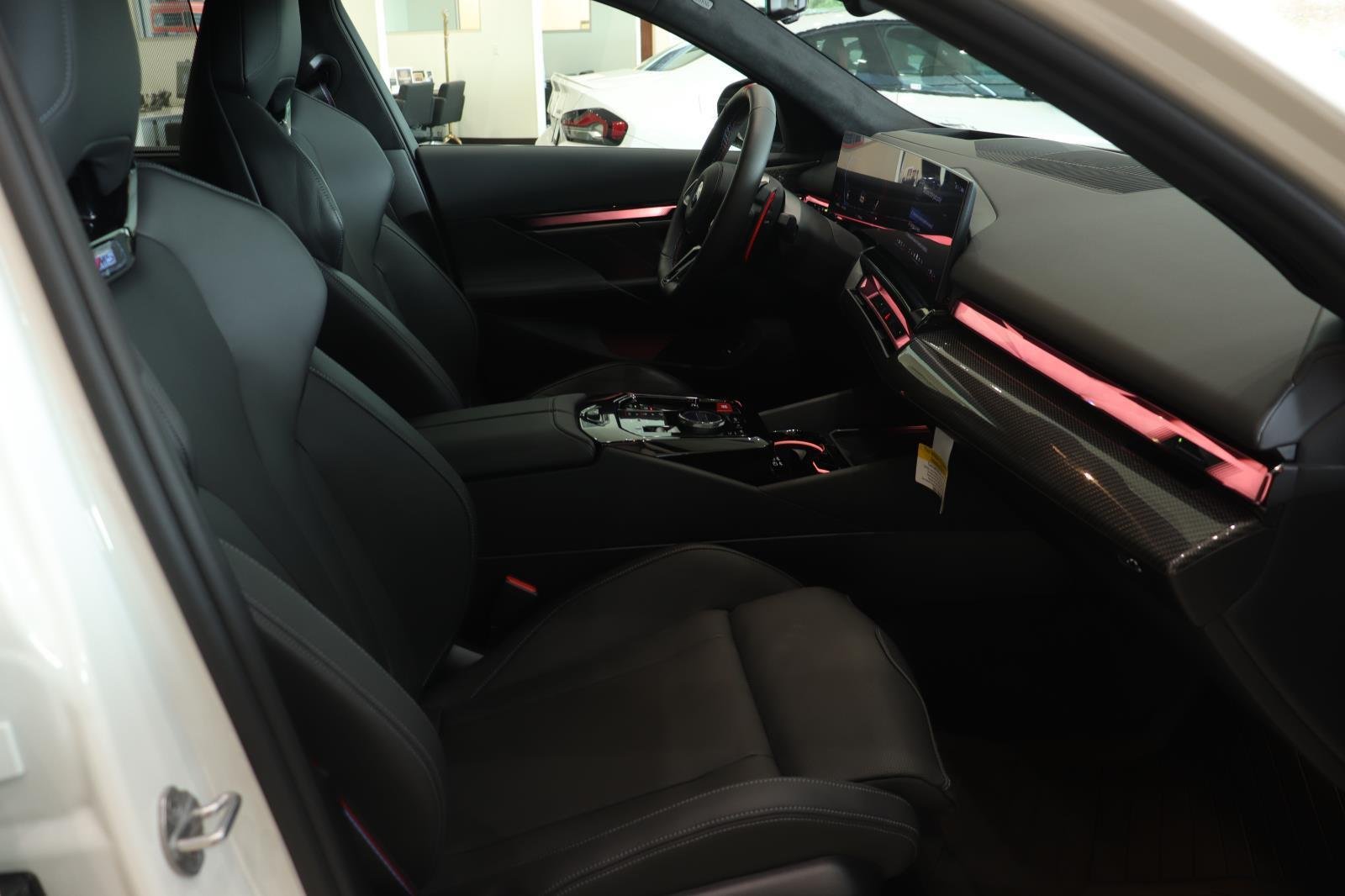 Used 2026 Alpine White BMW Base image 13