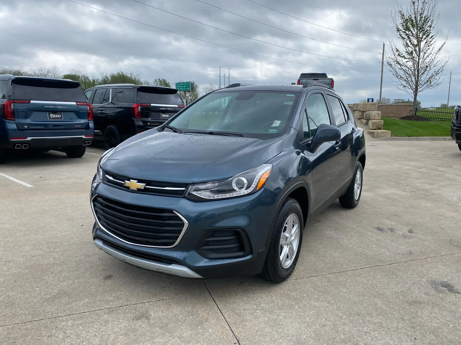 Used 2022 Chevrolet Trax LT with VIN KL7CJPSM6NB523339 for sale in Kansas City