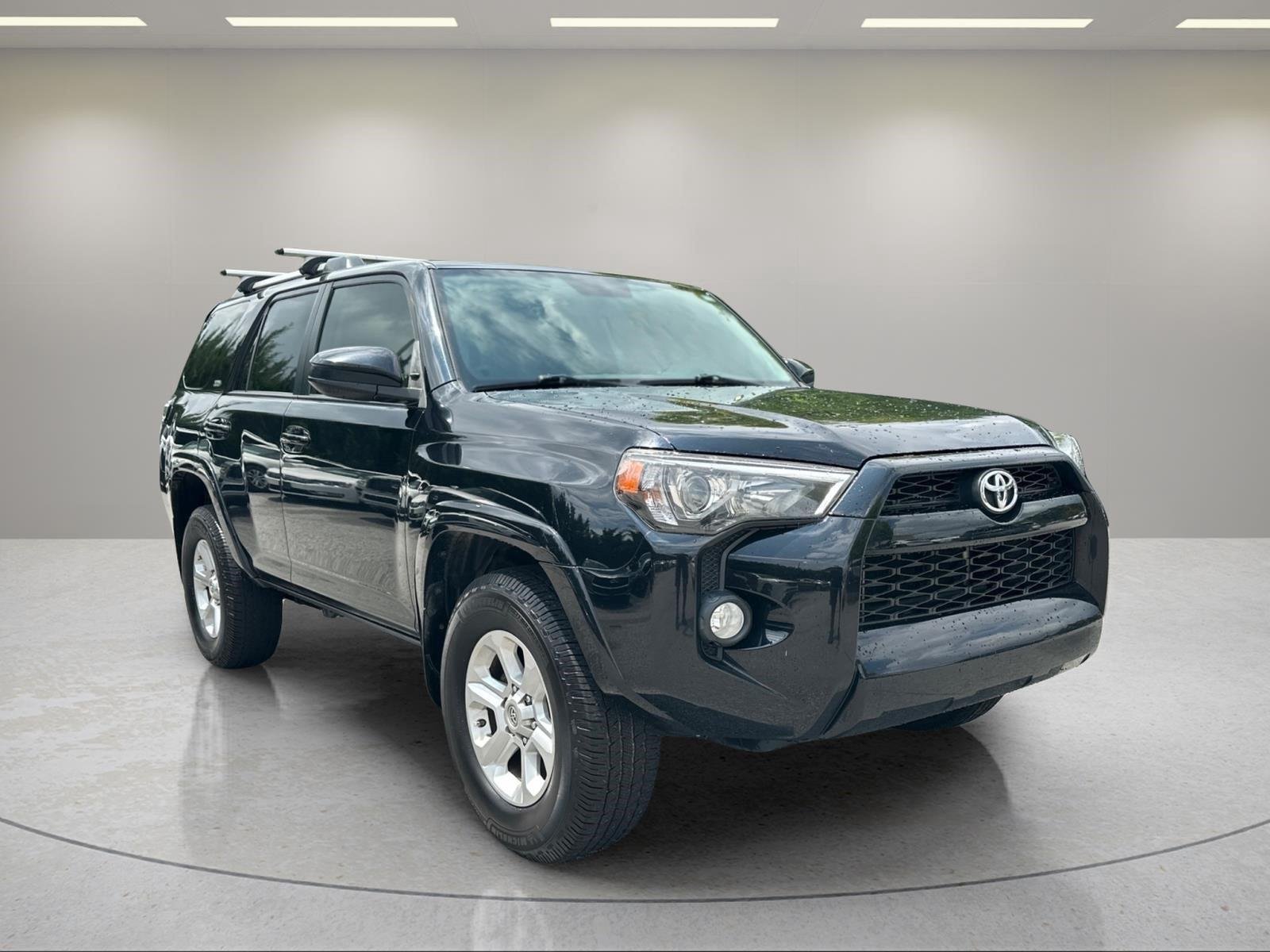 Used 2019 Midnight Black Metallic Toyota SR5 image 8