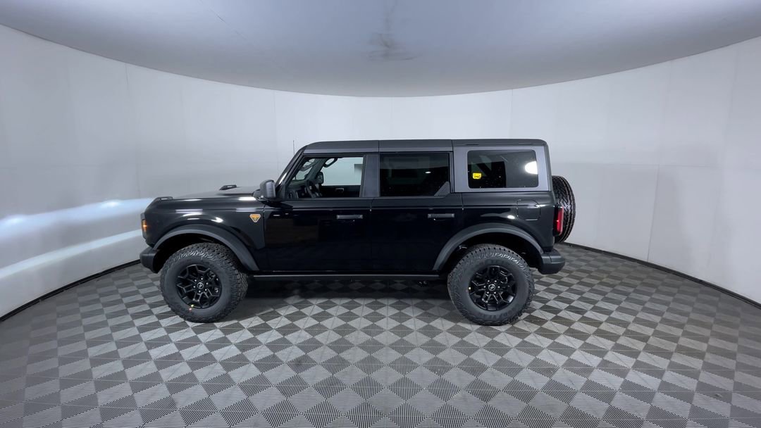 New 2026 Shadow Black Ford Badlands image 5