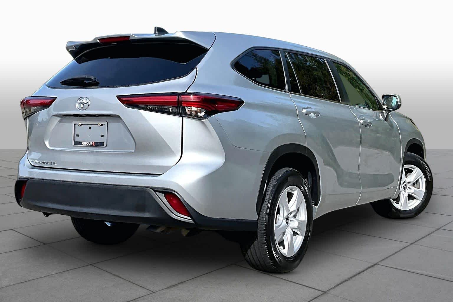 Used 2023 Celestial Silver Metallic Toyota L image 12