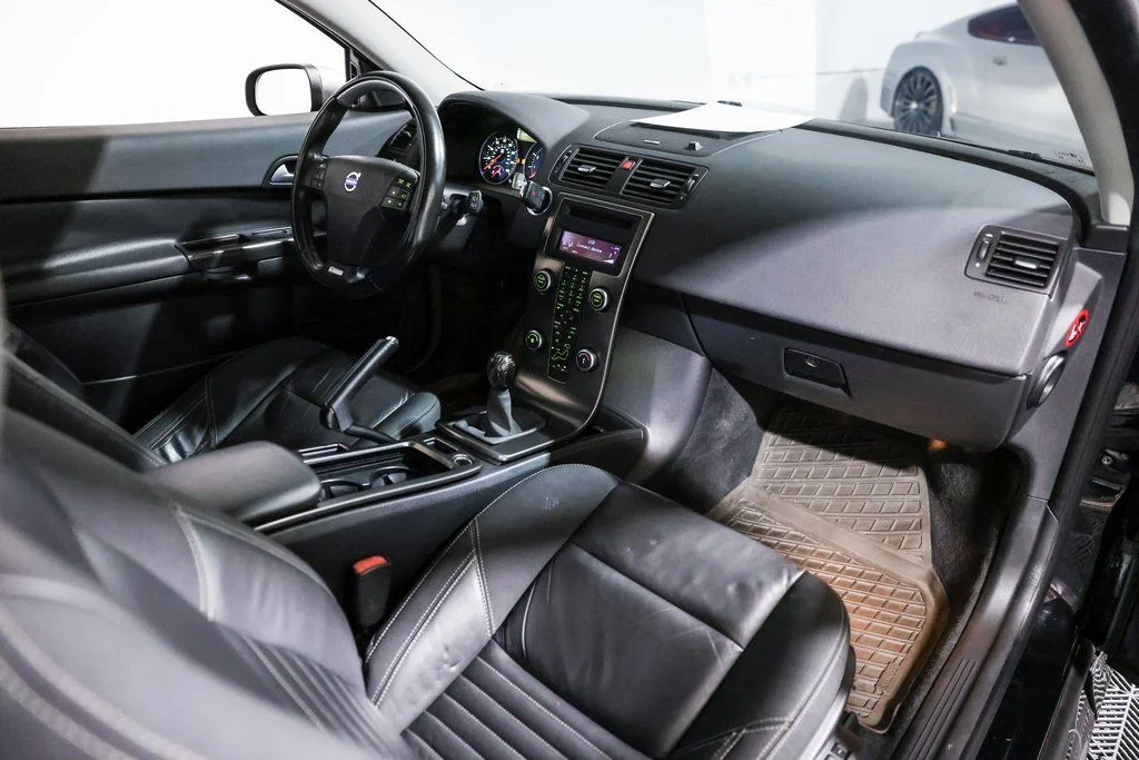 Used 2011 Black Volvo T5 R-Design image 23