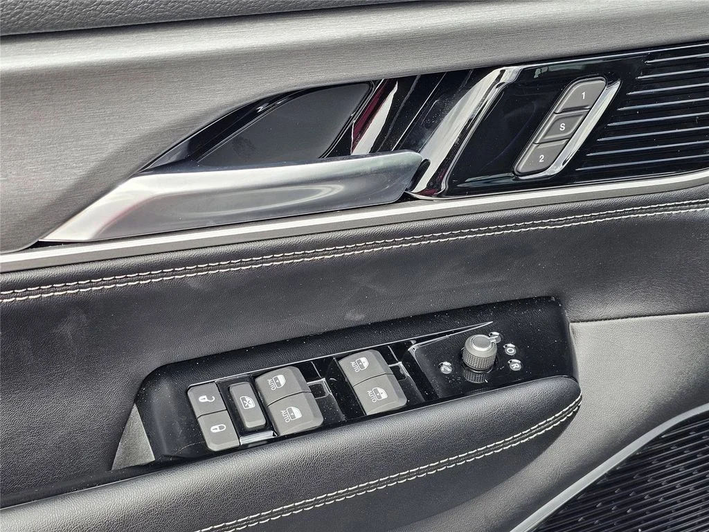 New 2026 Silver Zynith Jeep Limited Reserve image 15