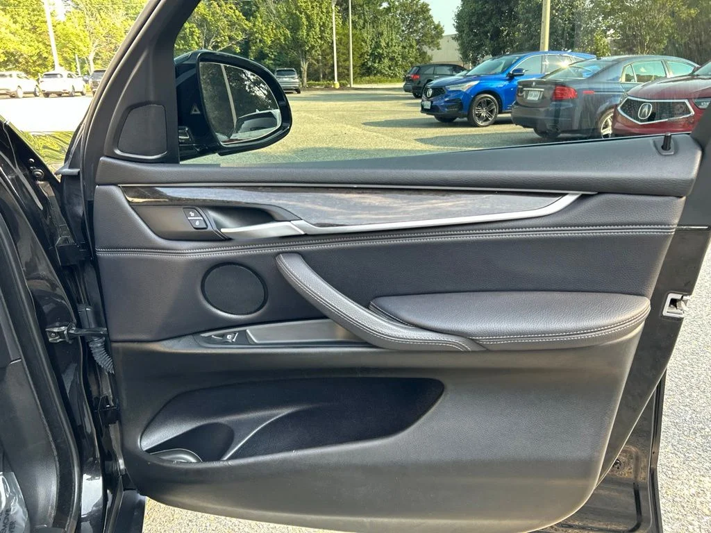 Used 2018 Jet Black BMW xDrive35i image 25