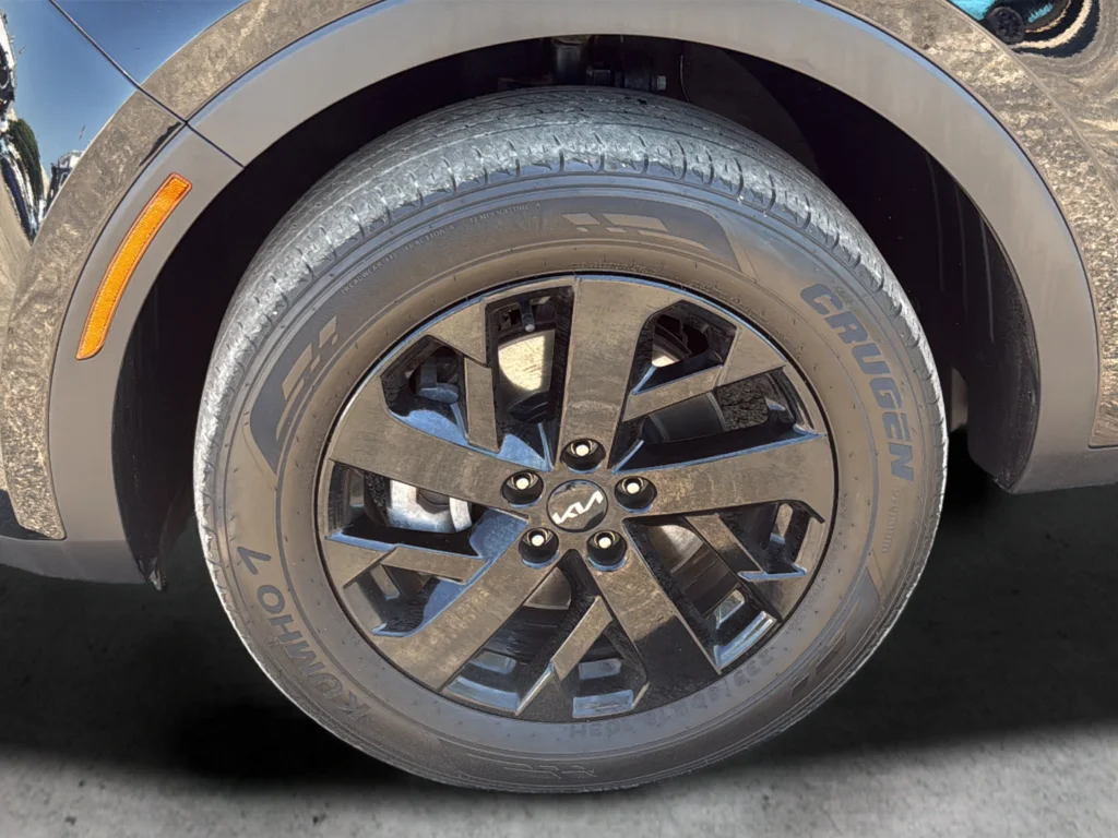 Certified Used 2023 Black Kia X-Line S image 9