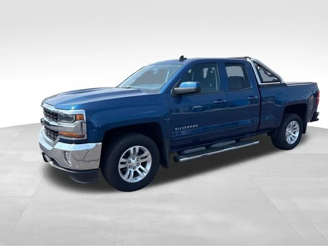 Used 2019 DEEP OCEAN BLUE METALLIC Chevrolet LT image 1