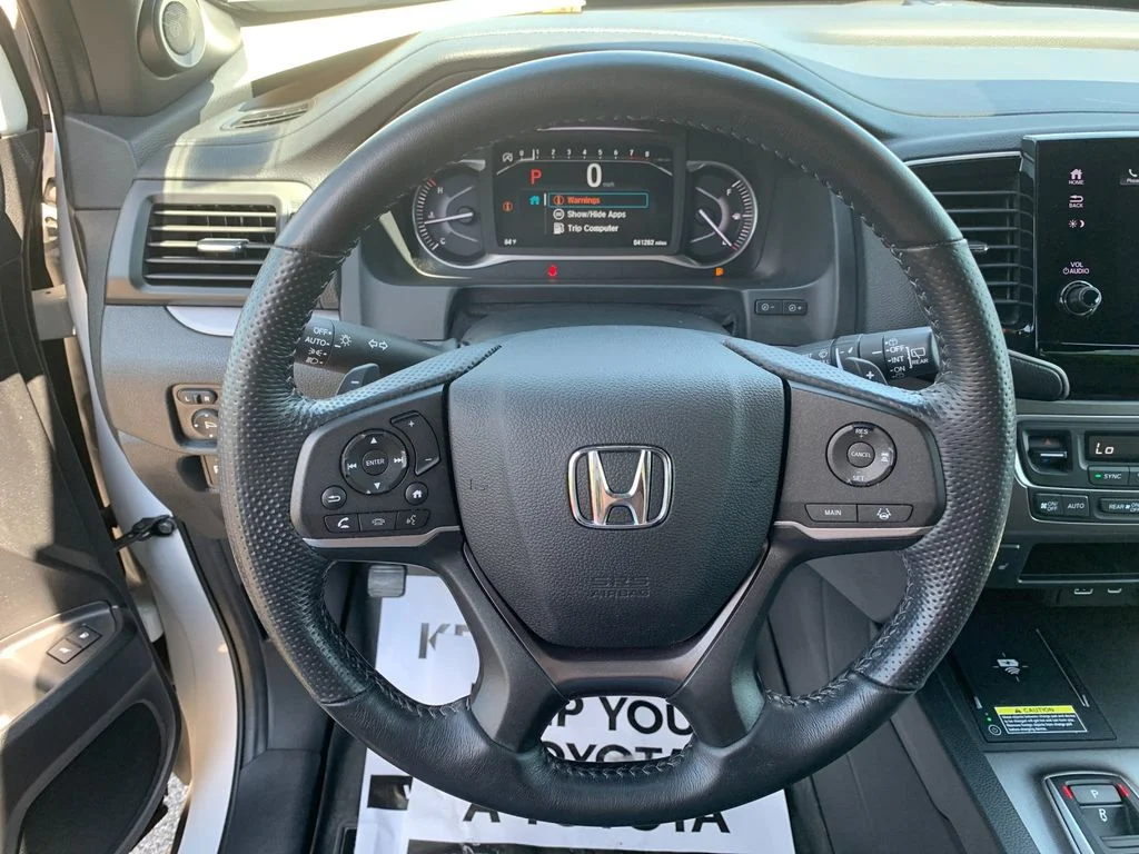 Used 2024 White Honda EX-L image 25