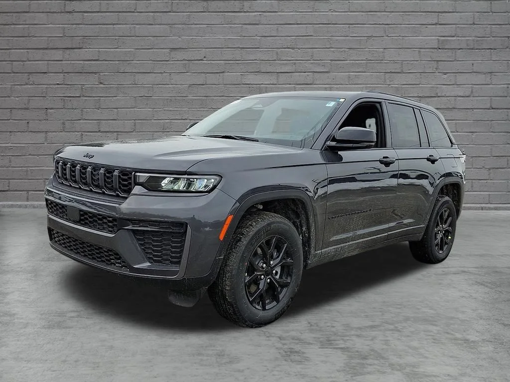 New 2026 Baltic Gray Metallic Clearcoat Jeep Laredo Altitude image 4