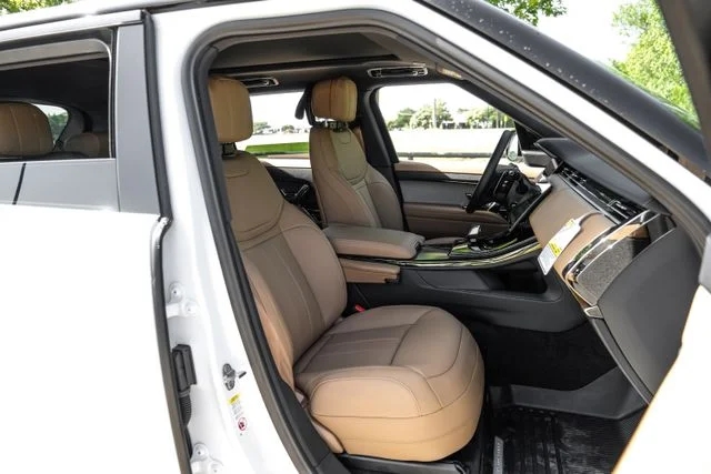 New 2026  Land Rover SE image 40