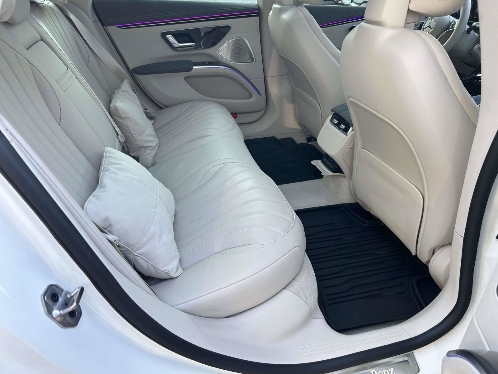 Certified Used 2023 MANUFAKTUR Diamond White Mercedes-Benz EQS 450 4MATIC® Sedan image 43