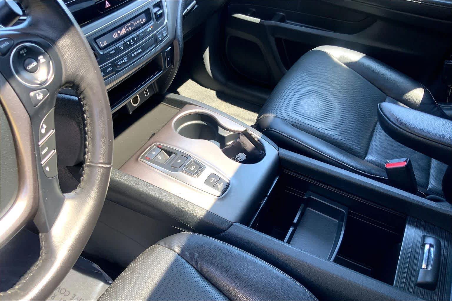 Certified Used 2023 Sonic Gray Pearl Honda RTL image 17