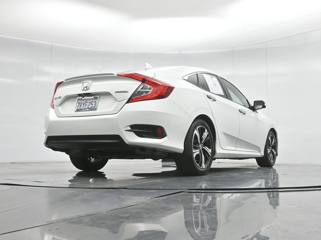 Used 2016 White Honda Touring image 45