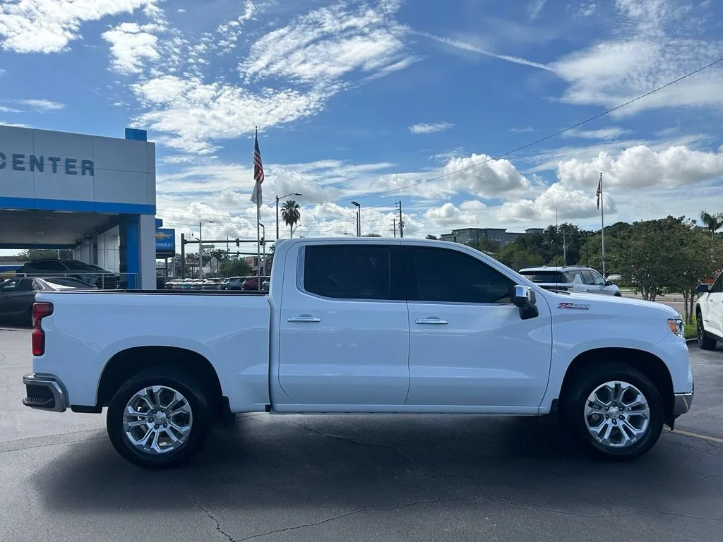 Used 2024 Summit White Chevrolet LTZ image 9