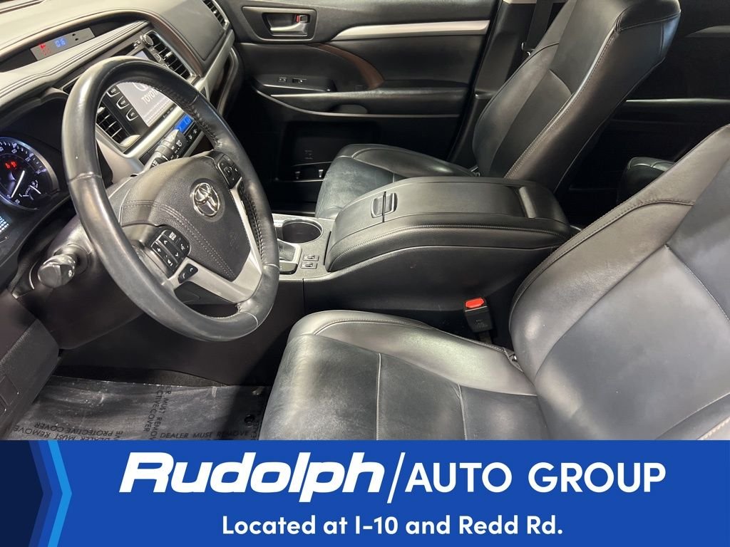 Used 2019 Gray Toyota XLE image 9