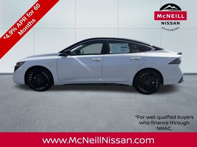 New 2026 Aspen White TriCoat / Super Black Two-tone Nissan SR image 4