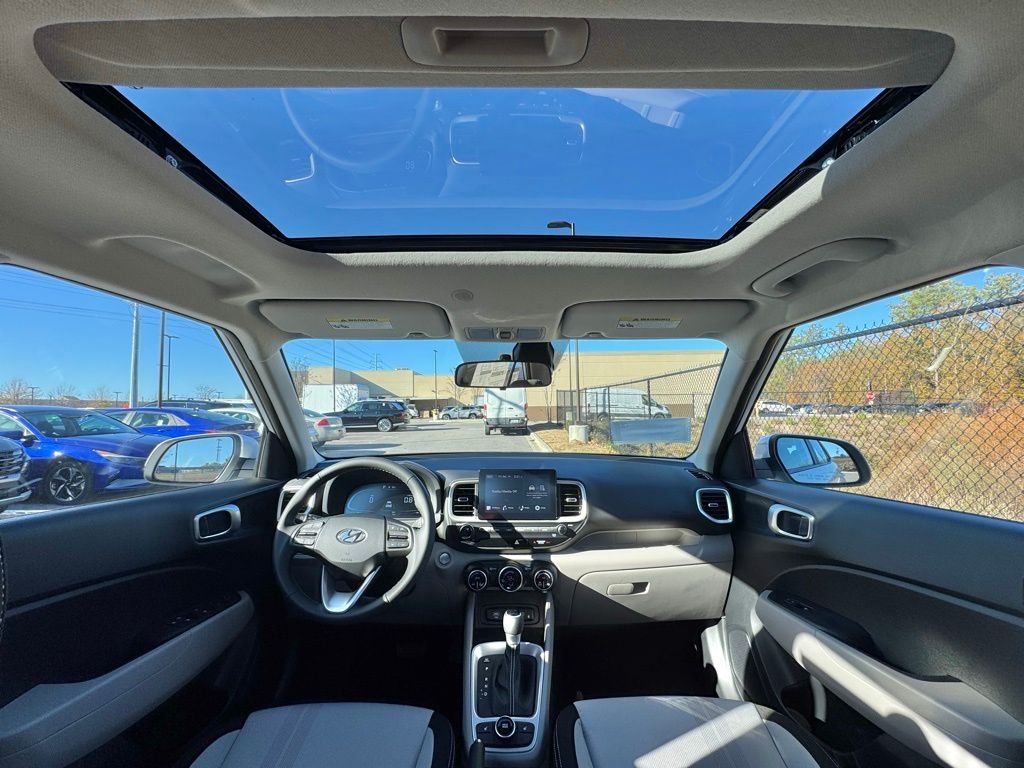 Used 2026 White Hyundai SEL image 3
