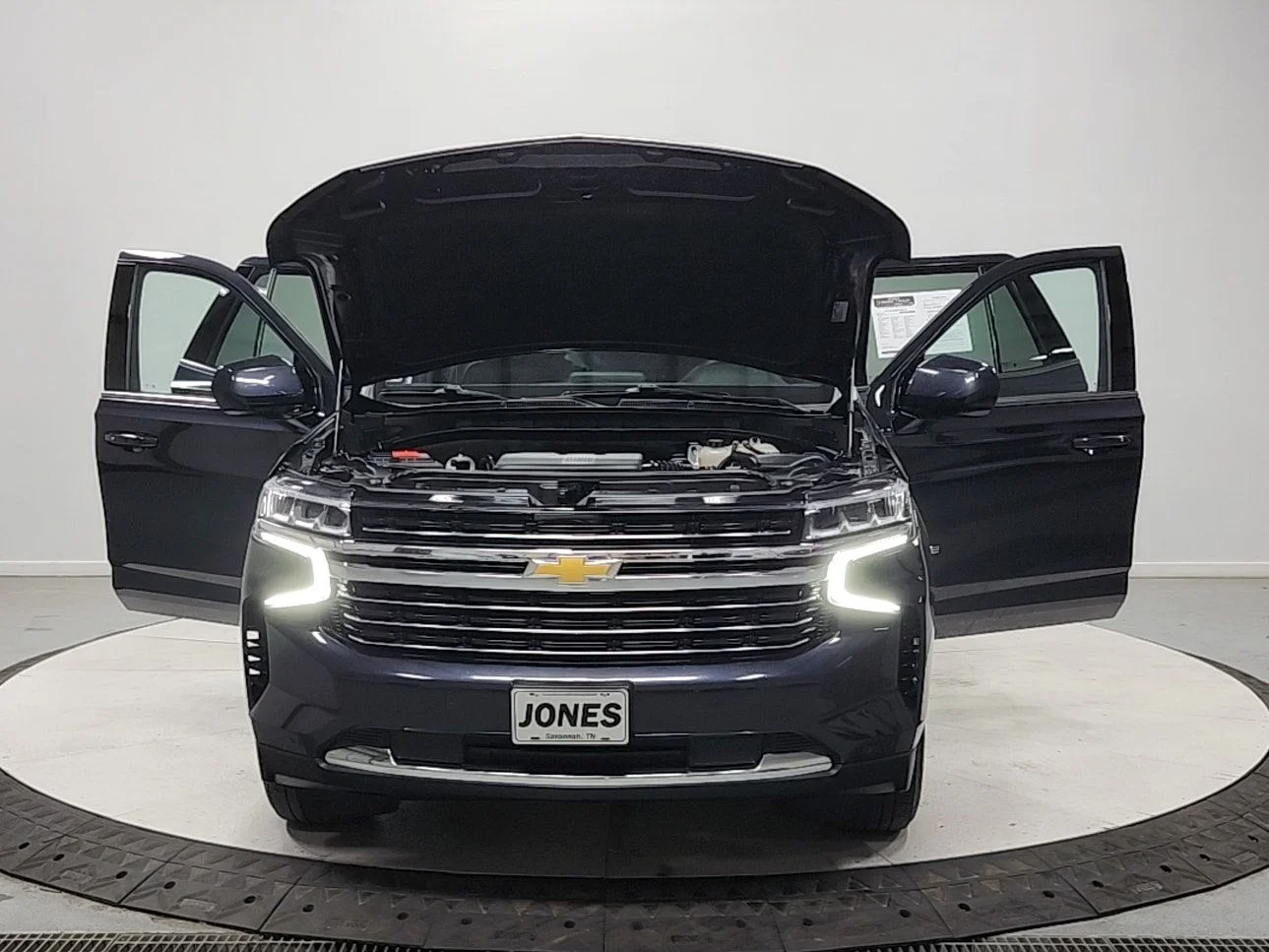 Used 2023 Gray Chevrolet LT image 10