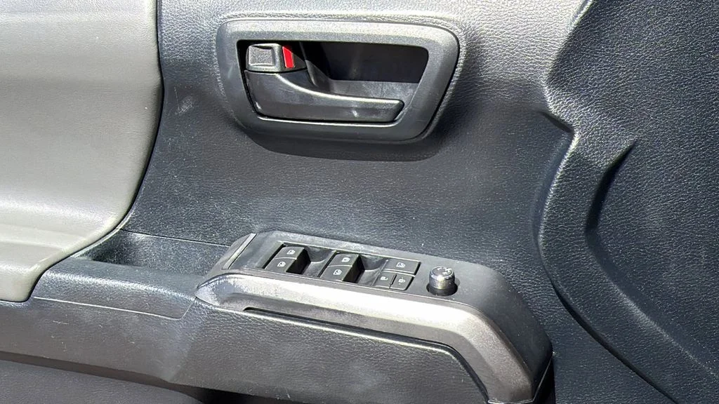 Used 2016 Quicksand Toyota SR5 image 22
