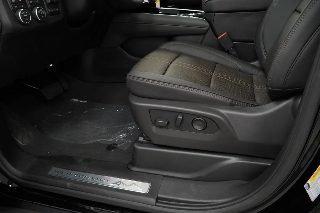 New 2026 Black Chevrolet High Country image 24