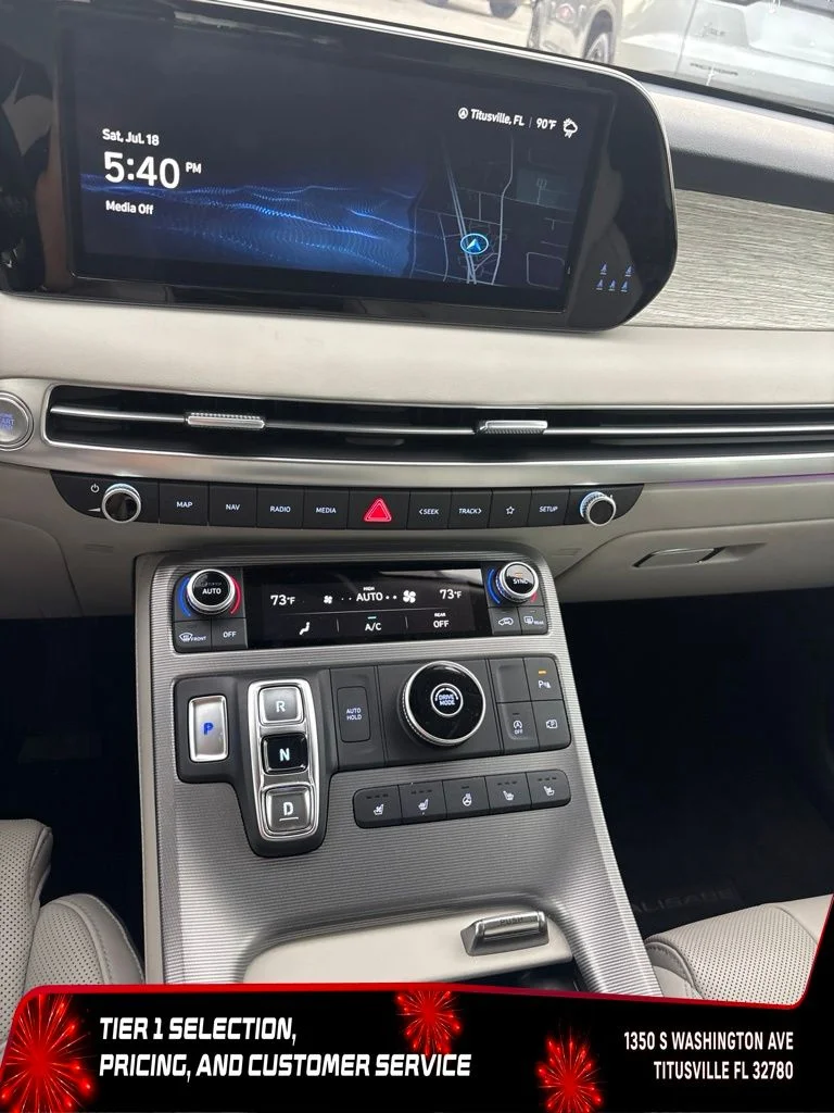 Used 2025 Red Hyundai Calligraphy image 10